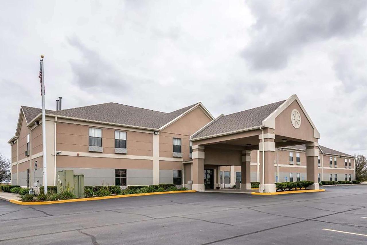 Days Inn By Wyndham Kentland Bagian luar foto
